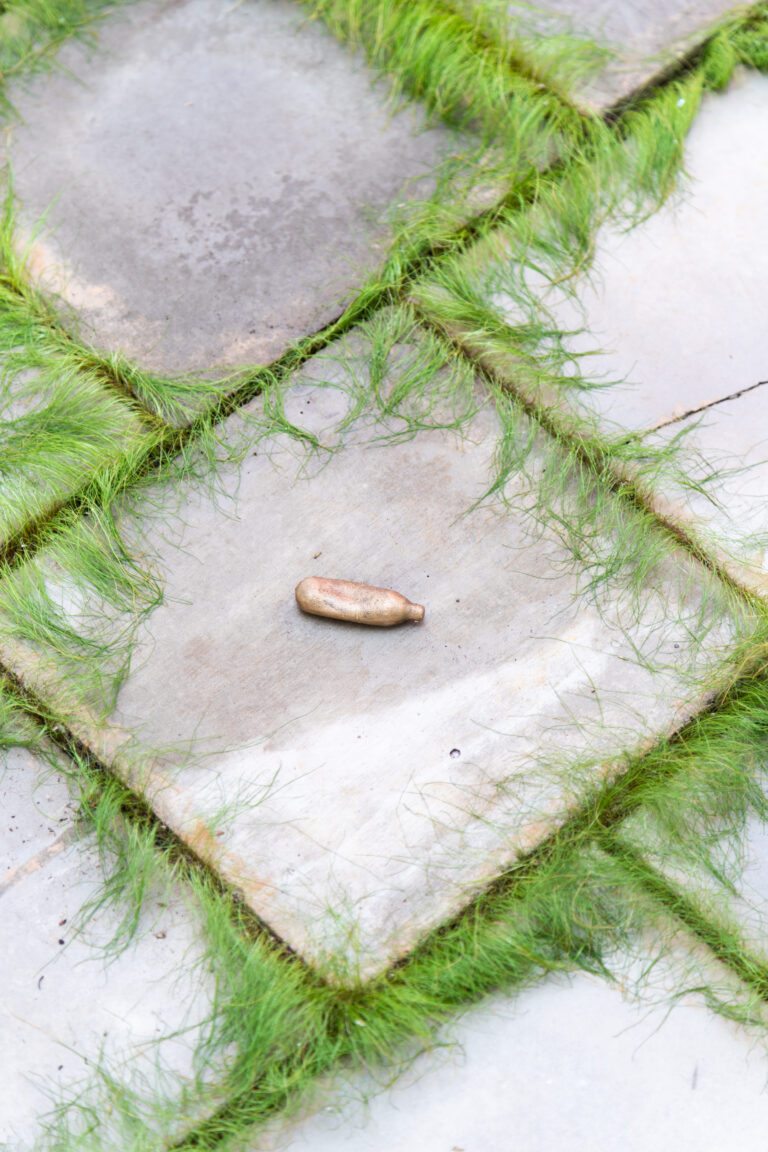 Unfair - Kaspar_dejong_bronze casted capsule