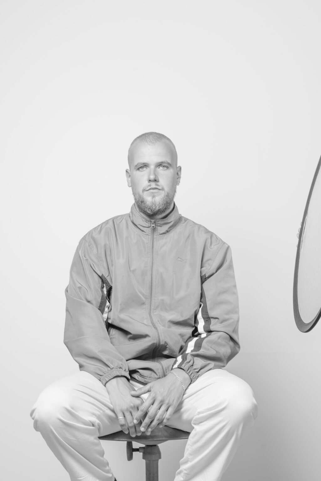 Unfair - Tom_vanveen_portret_2023_photographer_scott_gorman (1)