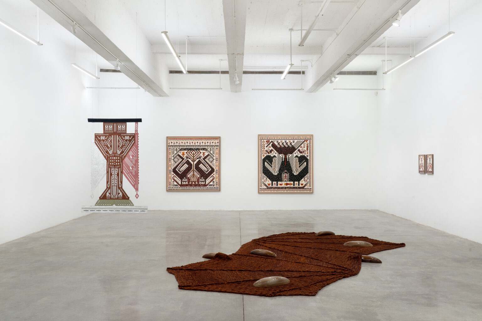 Unfair - 7_jennifer tee_installation view_hyunjung rhee_17